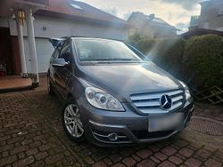 Silber Gebraucht 2010 Mercedes 190 Limousine | 3.700 €