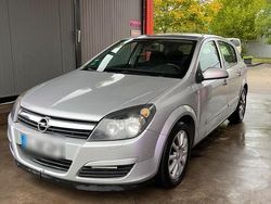 Silber Gebraucht 2004 Opel Astra Limousine | 2.450 € (Fairer Preis)