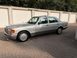 Silber Gebraucht 1990 Mercedes 300 SE Limousine | 8.990 €