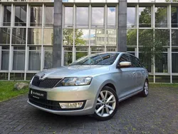 Silber Gebraucht 2016 Skoda Rapid Joy Limousine | 11.280 € (Fairer Preis)