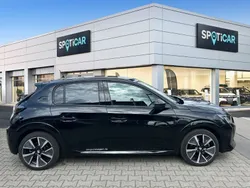 Schwarz Gebraucht 2021 Peugeot e-208 GT Kleinwagen | 18.990 € (Etwas zu teuer)