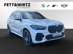 Mineralweiß Gebraucht 2022 BMW X5 M Sport SUV | 72.800 € (Teuer)