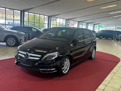 Kosmosschwarz Gebraucht 2013 Mercedes B250 Van / Kleinbus | 18.900 € (Etwas zu teuer)