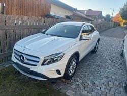 Weiß Gebraucht 2017 Mercedes GLA220 SUV | 15.500 € (Guter Preis)