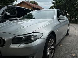 Silber Gebraucht 2010 BMW 525 Limousine | 10.099 € (Fairer Preis)