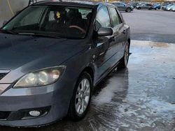 Gelb Gebraucht 2007 Mazda 3 Limousine | 2.100 € (Fairer Preis)