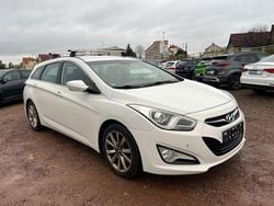 Weiß Gebraucht 2012 Hyundai i40 Kombi | 3.400 € (Fairer Preis)