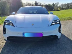 Weiß Gebraucht 2020 Porsche Taycan 4S Performance Package Limousine | 54.999 € (Fairer Preis)