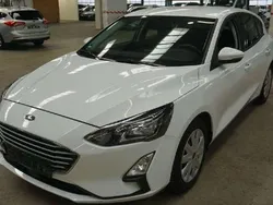 Frozen white Gebraucht 2020 Ford Focus ST Limousine | 11.949 € (Superpreis)