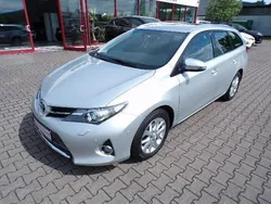 Silber Gebraucht 2013 Toyota Auris Touring Sports Kombi | 11.900 € (Etwas zu teuer)