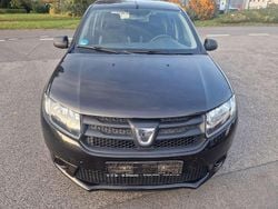 Schwarz Gebraucht 2015 Dacia Sandero Ambiance Kleinwagen | 3.900 €