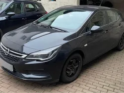 Schwarz Gebraucht 2016 Opel Astra Limousine | 10.200 € (Guter Preis)