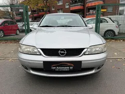 Silber Gebraucht 1999 Opel Vectra Comfort Limousine | 2.650 € (Etwas zu teuer)
