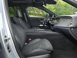 Silber / hightechsilber Gebraucht 2025 Mercedes E220 AMG line Kombi | 69.900 €