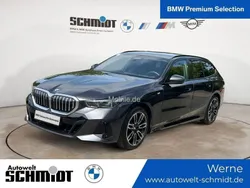 Grau Gebraucht 2024 BMW 520 M Sport Kombi | 50.289 € (Superpreis)