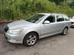 Silber Gebraucht 2009 Skoda Octavia Elegance Kombi | 5.800 € (Guter Preis)