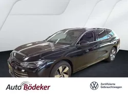 Grenadillschwarz Gebraucht 2024 VW Passat Business Kombi | 34.490 € (Fairer Preis)