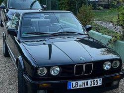 Schwarz Gebraucht 1991 BMW 320 Cabriolet Performance Cabrio | 22.000 €