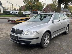 Silber Gebraucht 2007 Skoda Octavia Ambiente Kombi | 3.950 € (Teuer)
