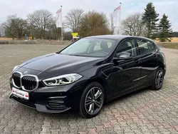 Schwarz ii Gebraucht 2022 BMW 118 Sport Line Kleinwagen | 21.990 € (Fairer Preis)