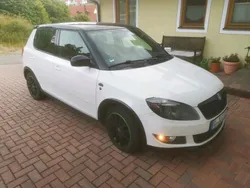 Weiß Gebraucht 2011 Skoda Fabia Monte Carlo Kleinwagen | 5.000 €