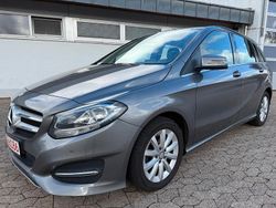 Grau Gebraucht 2015 Mercedes B180 Van / Kleinbus | 8.900 € (Teuer)