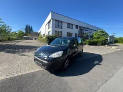 Schwarz Gebraucht 2010 Peugeot Partner Tepee Van / Kleinbus | 3.999 € (Fairer Preis)