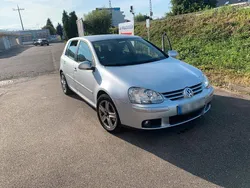 Grau Gebraucht 2006 VW Golf V Limousine | 2.500 € (Fairer Preis)