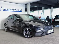 Schwarzmagic perleffekt Gebraucht 2022 Skoda Octavia RS Limousine | 32.880 € (Etwas zu teuer)