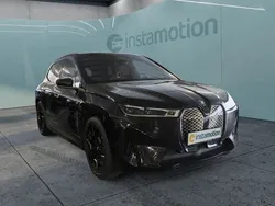 Schwarz Gebraucht 2024 BMW iX SUV | 89.720 € (Etwas zu teuer)