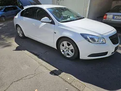 Weiß Gebraucht 2009 Opel Insignia Edition Limousine | 4.200 € (Fairer Preis)