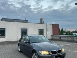 Braun Gebraucht 2006 BMW 318 Limousine | 2.900 € (Guter Preis)