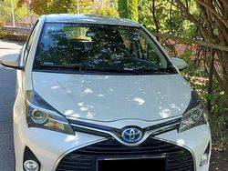 Weiß Gebraucht 2016 Toyota Yaris Limousine | 11.950 € (Fairer Preis)