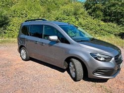 Grau Gebraucht 2023 Mercedes T180 Progressive Van / Kleinbus | 24.000 € (Guter Preis)