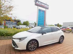Novaweiß perleffekt Gebraucht 2019 Toyota Corolla Club Limousine | 20.990 € (Etwas zu teuer)