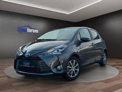 Grau Gebraucht 2019 Toyota Yaris Hybrid Club Limousine | 16.990 € (Fairer Preis)