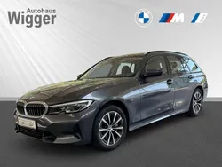 Grau Gebraucht 2022 BMW 330 Sport Line Kombi | 36.900 € (Fairer Preis)