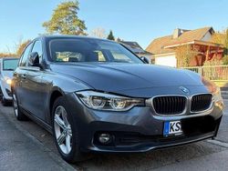 Grau Gebraucht 2015 BMW 320 Advantage Limousine | 15.000 € (Fairer Preis)