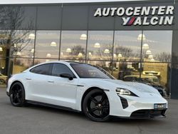 Weiß Gebraucht 2021 Porsche Taycan Turbo S Limousine | 98.890 € (Etwas zu teuer)