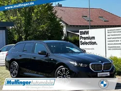 Black sapphire Gebraucht 2024 BMW 520 M Sport Kombi | 51.595 € (Superpreis)