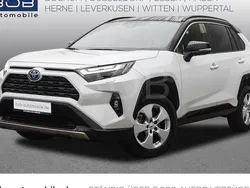 Weiß Gebraucht 2023 Toyota RAV4 Hybrid Style SUV | 41.444 € (Etwas zu teuer)
