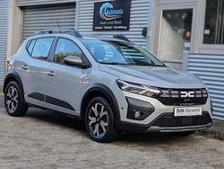 Grau Gebraucht 2023 Dacia Sandero Stepway Kleinwagen | 13.770 € (Teuer)