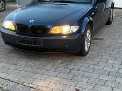 Blau Gebraucht 2005 BMW 320 Kombi | 2.499 € (Fairer Preis)
