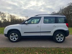 Weiß Gebraucht 2010 Skoda Yeti Ambition SUV | 5.300 € (Fairer Preis)