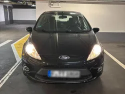 Schwarz Gebraucht 2011 Ford Fiesta Kleinwagen | 4.400 €