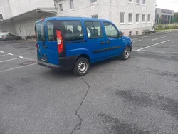 Blau Gebraucht 2011 Fiat Doblò Van / Kleinbus | 2.999 € (Fairer Preis)