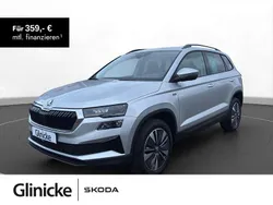 Brilliantsilber metallic Gebraucht 2024 Skoda Karoq Drive SUV | 33.990 € (Fairer Preis)
