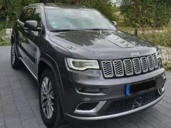 Grau Gebraucht 2018 Jeep Grand Cherokee Summit SUV | 30.000 € (Etwas zu teuer)