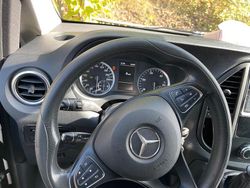 Schwarz Gebraucht 2015 Mercedes Vito Van / Kleinbus | 18.300 €