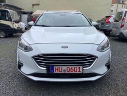 Weiß Gebraucht 2018 Ford Focus Cool & Connect Limousine | 9.800 € (Teuer)
